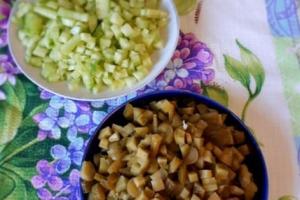 Листковий салат з куркою і грибами інгредієнти 4