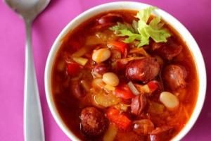 Квасолевий суп з мисливськими ковбасками інгредієнти 10