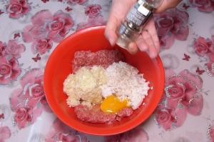 Тефтелі з кабачком в томатному соусі як приготувати 4