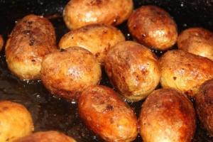 Молода картопля смажена цілком "Ароматна" інгредієнти 4