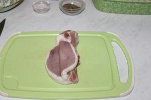 Свиняча корейка зі шпинатом і сирним сиром інгредієнти 9